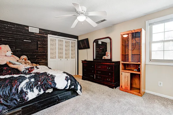 $299,900 | 2122 Norwood Drive, Anderson, IN 46012
