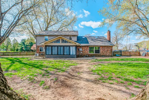 $299,900 | 2122 Norwood Drive, Anderson, IN 46012