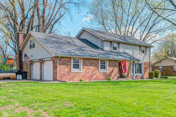 $299,900 | 2122 Norwood Drive, Anderson, IN 46012