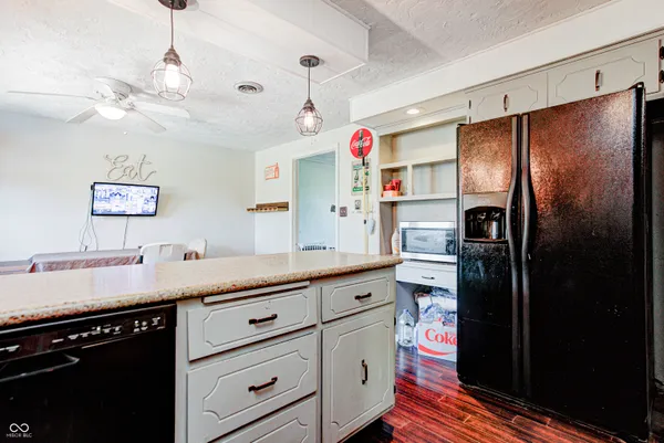 $299,900 | 2122 Norwood Drive, Anderson, IN 46012