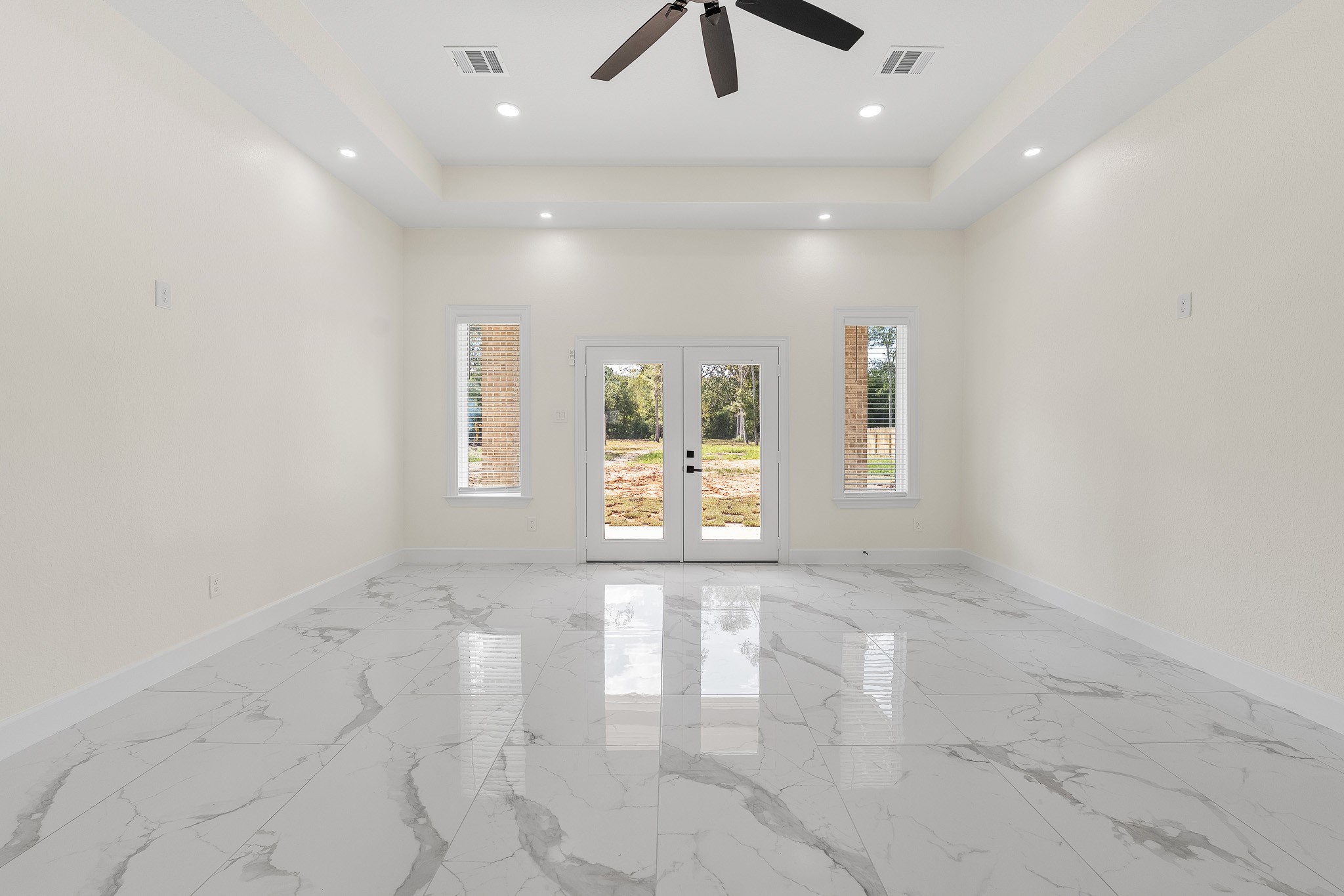 141 County Road 3372 Cleveland, TX 77327 - Photo 9 of 35