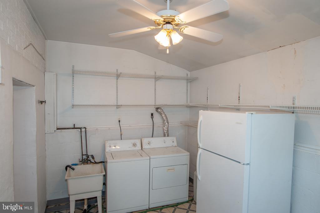 6307 Climbhill Road Alexandria, VA 22310 - Photo 16 of 17 Laundry and Utility Room