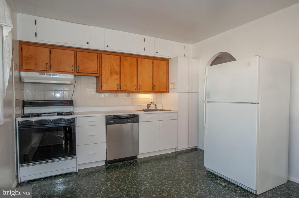 6307 Climbhill Road Alexandria, VA 22310 - Photo 7 of 17 Kitchen