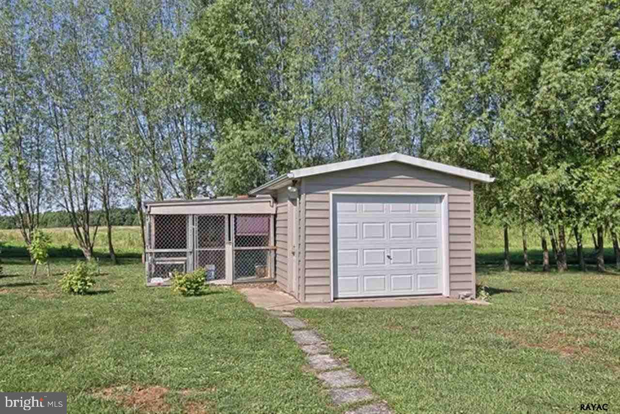 4760 Carlisle Road Dover, PA 17315 - Photo 24 of 27 Gallery Image 24