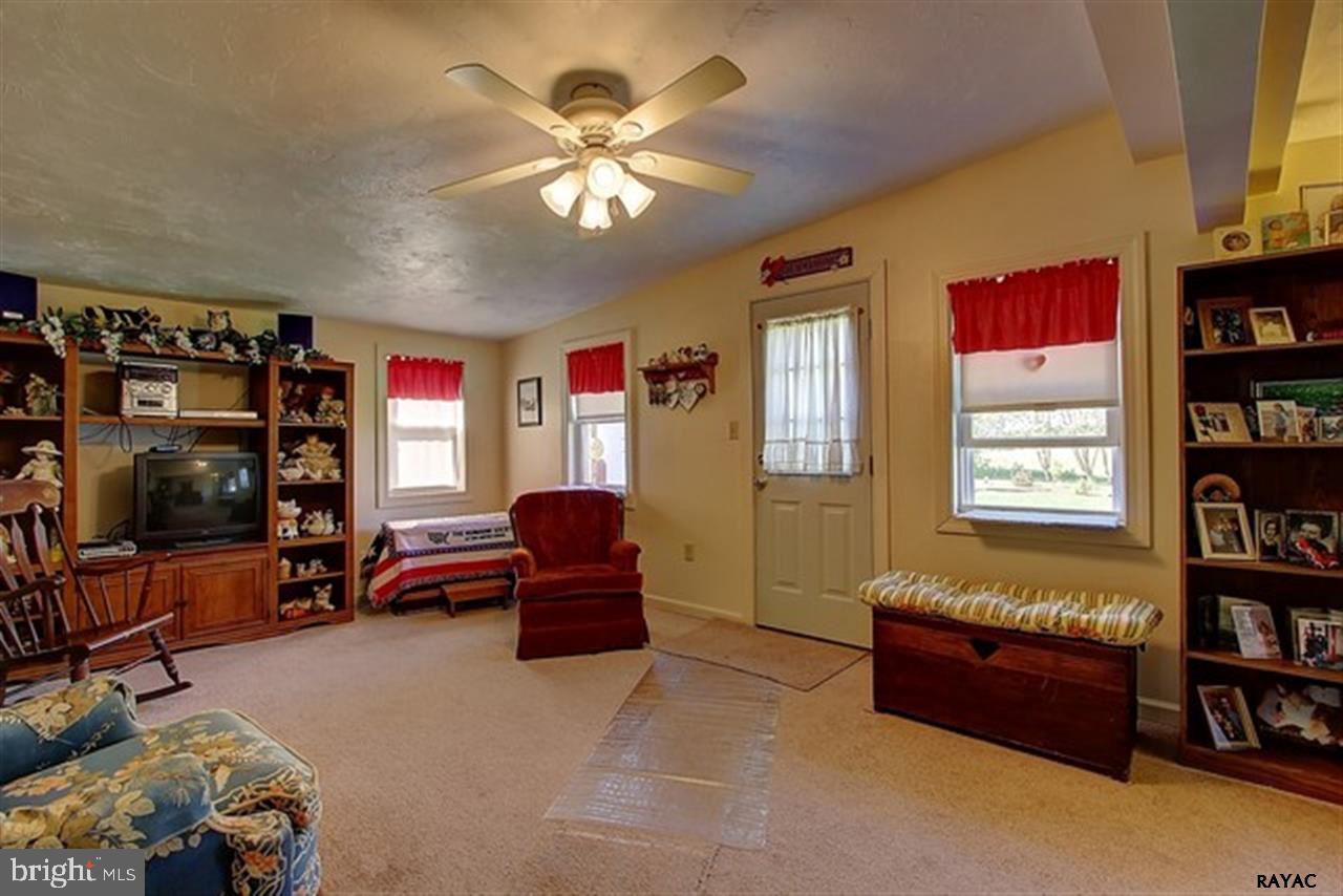 4760 Carlisle Road Dover, PA 17315 - Photo 9 of 27 Gallery Image 9