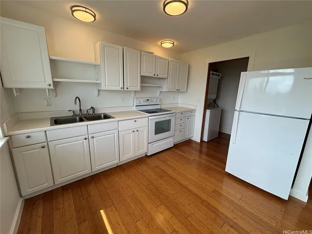 $2,400 | 54-18 Haukoi Place, Unit UPSTAIRS, Hauula, HI 96717