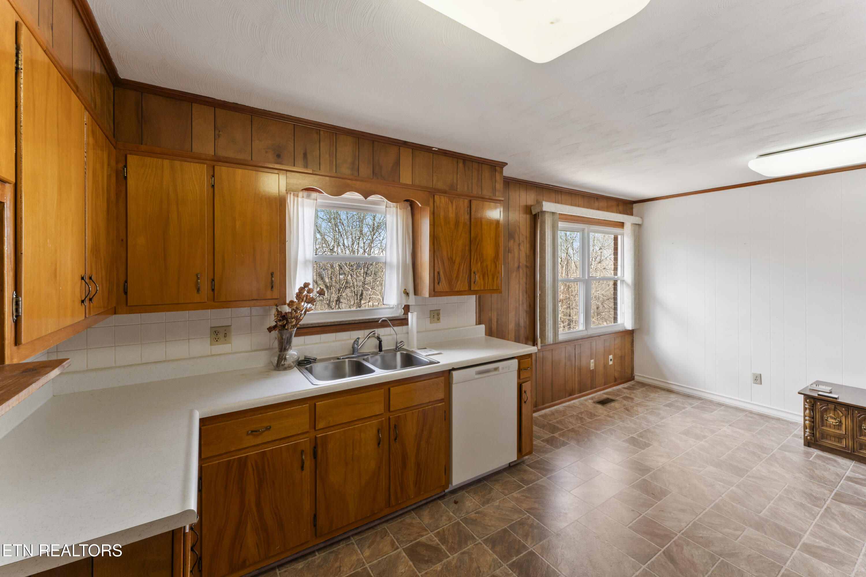 145 Short Street Kingston, TN 37763 - Photo 6 of 29 DSC01193