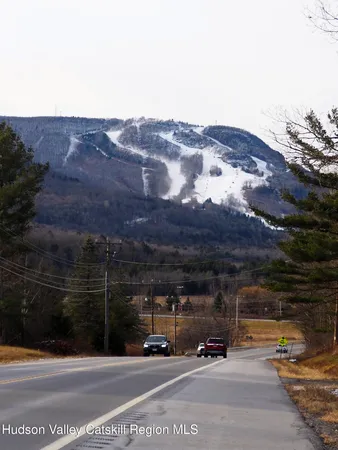 $240,000 | 64 Highlands Lane, Unit D 2, Hunter, NY 12442