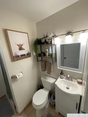 $240,000 | 64 Highlands Lane, Unit D 2, Hunter, NY 12442