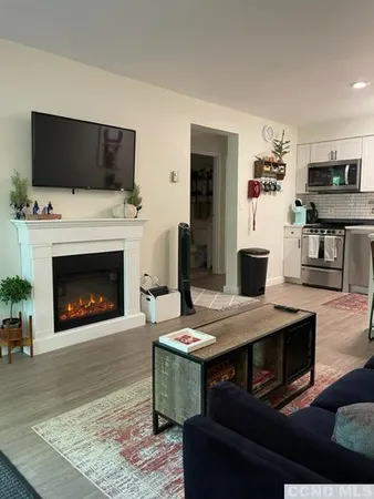 $240,000 | 64 Highlands Lane, Unit D 2, Hunter, NY 12442