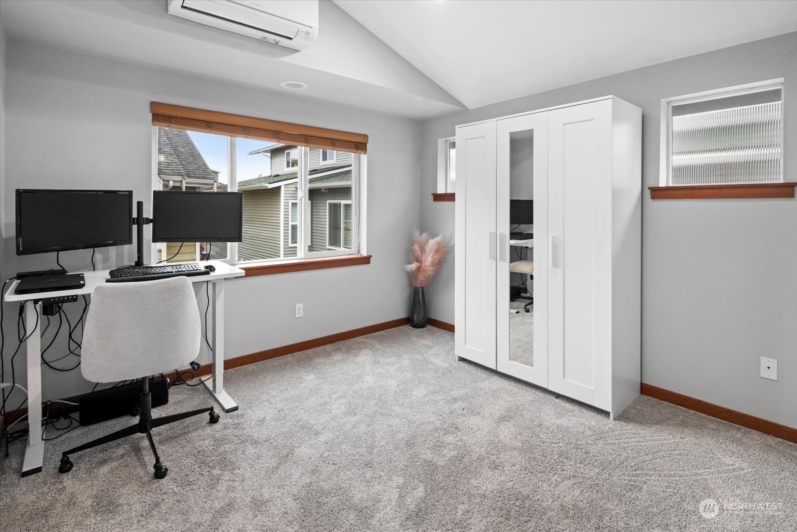 734 North 95th Street, Unit A Seattle, WA 98103 - Photo 21 of 29 Gallery Image 21