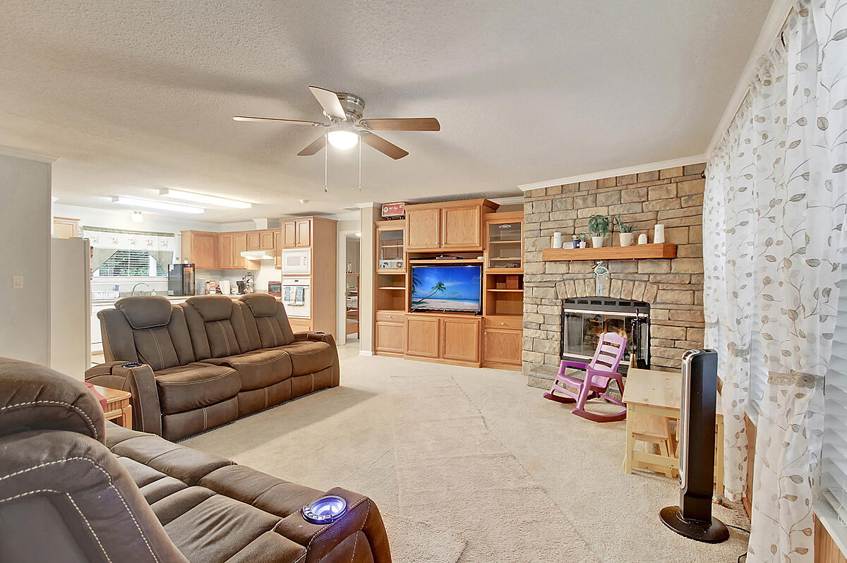546 Farrell Street Moncks Corner, SC 29461 - Photo 11 of 37 CREM_546 Farrell_021