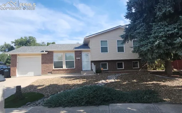 $332,500 | 2410 Cather Court, Colorado Springs, CO 80916