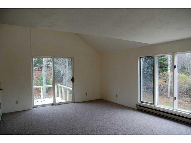 16 Twin Pines Ridge Harpswell, ME 04066 - Photo 7 of 19 Living Room.