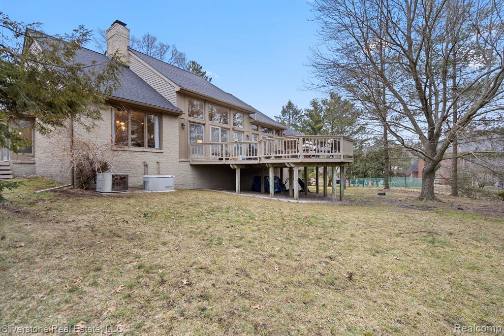 695 Peach Tree Lane Rochester Hills, MI 48306 - Photo 4 of 40