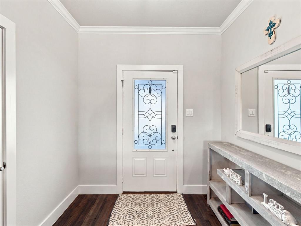 10216 Finch Road Sanger, TX 76266 - Photo 6 of 40 Inside view of front entry