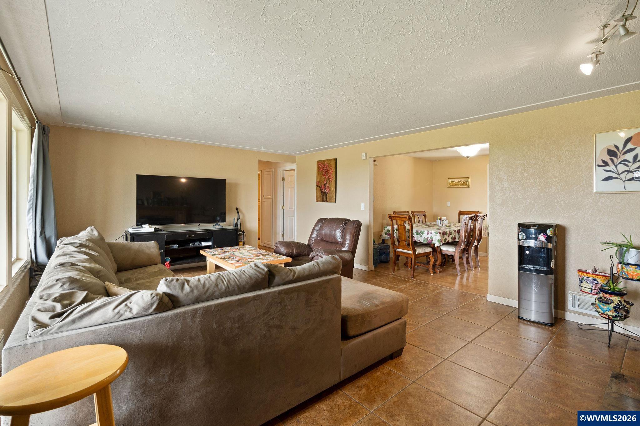4952 Sunnyview Road Northeast Salem, OR 97305 - Photo 7 of 32
