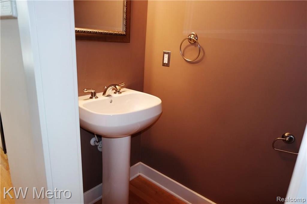 686 West Eleven Mile Road Royal Oak, MI 48073 - Photo 8 of 25