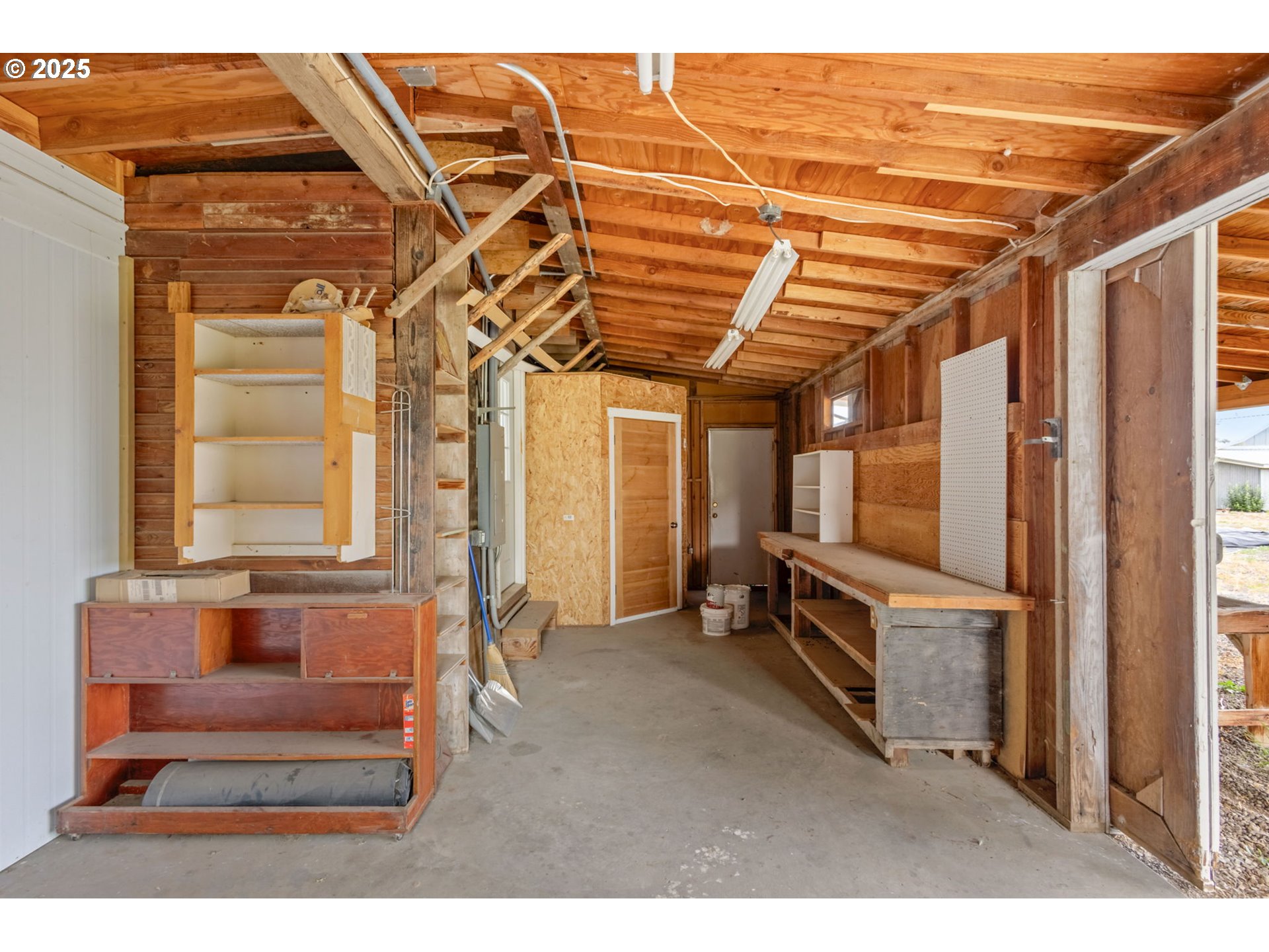 26315 Walker Road Bend, OR 97701 - Photo 32 of 45 a view of hall way with furniture