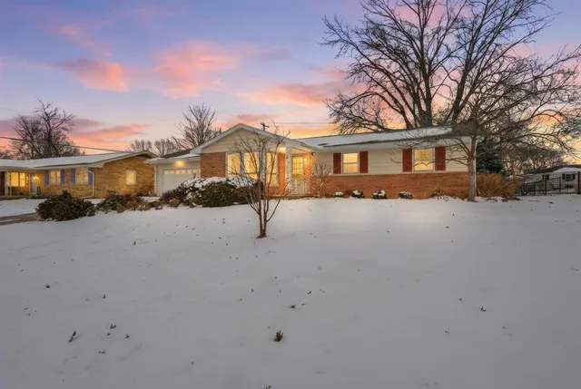 $239,500 | 404 Grandview Drive, Normal, IL 61761