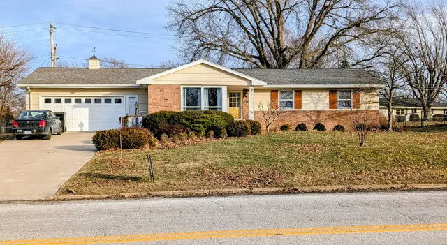 $239,500 | 404 Grandview Drive, Normal, IL 61761