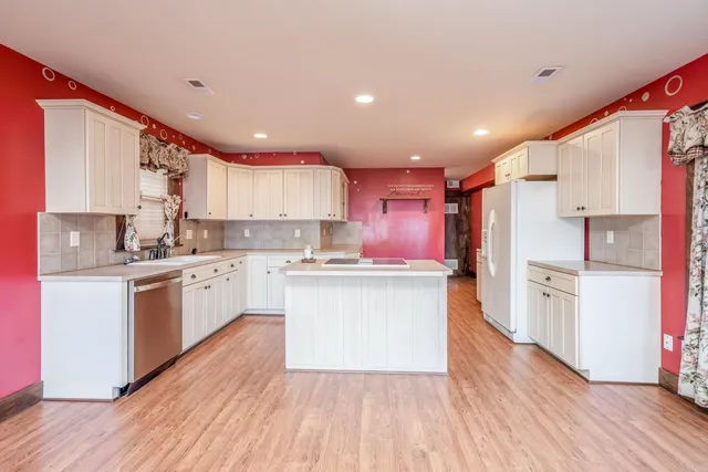 $209,900 | 705 North Linden Street, Belle Plaine, KS 67013