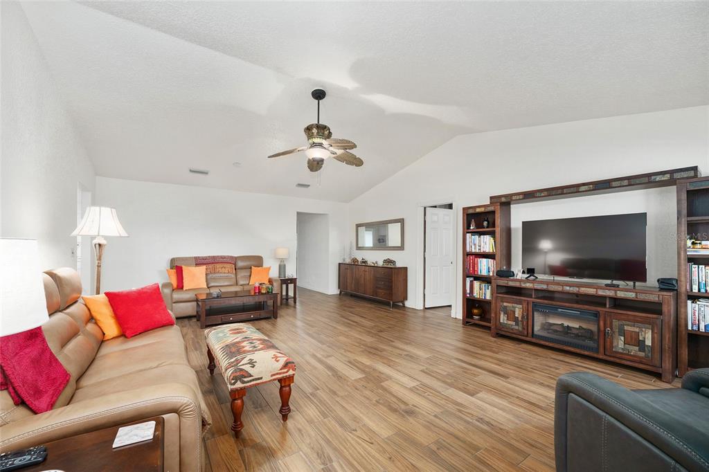 8560 Southwest 90th Street, Unit E Ocala, FL 34481 - Photo 15 of 59