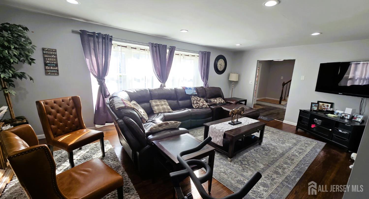 7 Stradford Road Sayreville, NJ 08859 - Photo 6 of 38