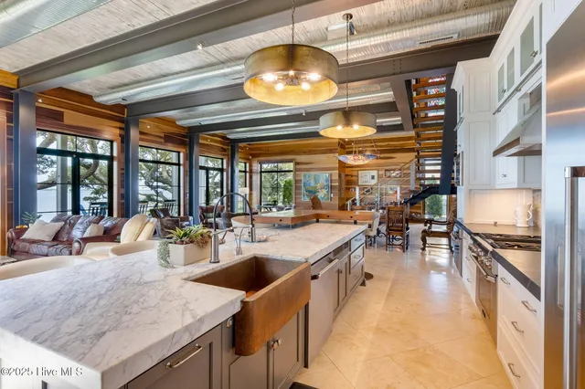 $5,750,000 | 4101-4103 Sound Drive, Morehead City, NC 28557