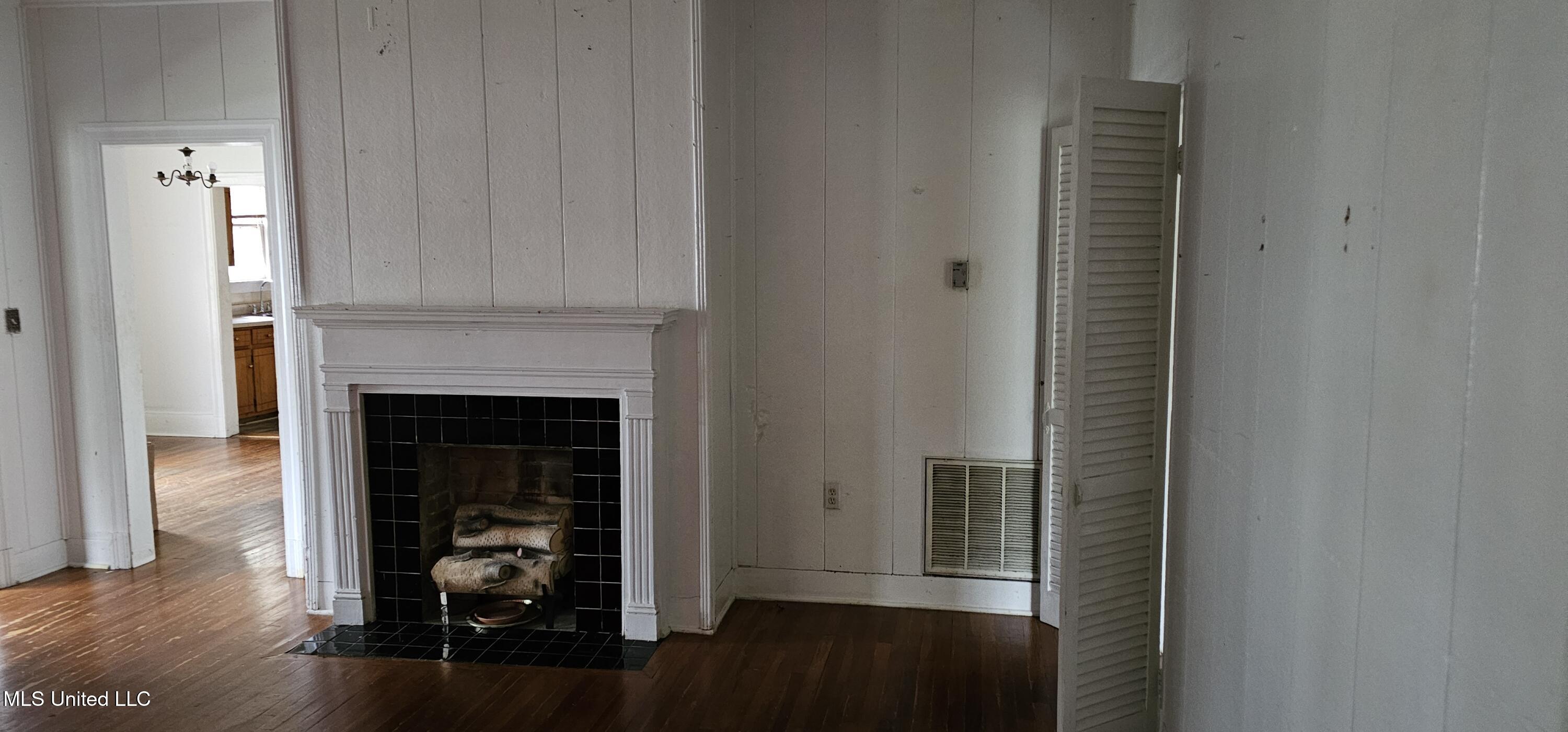 1080 Alta Vista Boulevard Jackson, MS 39209 - Photo 5 of 32 20250509_163007