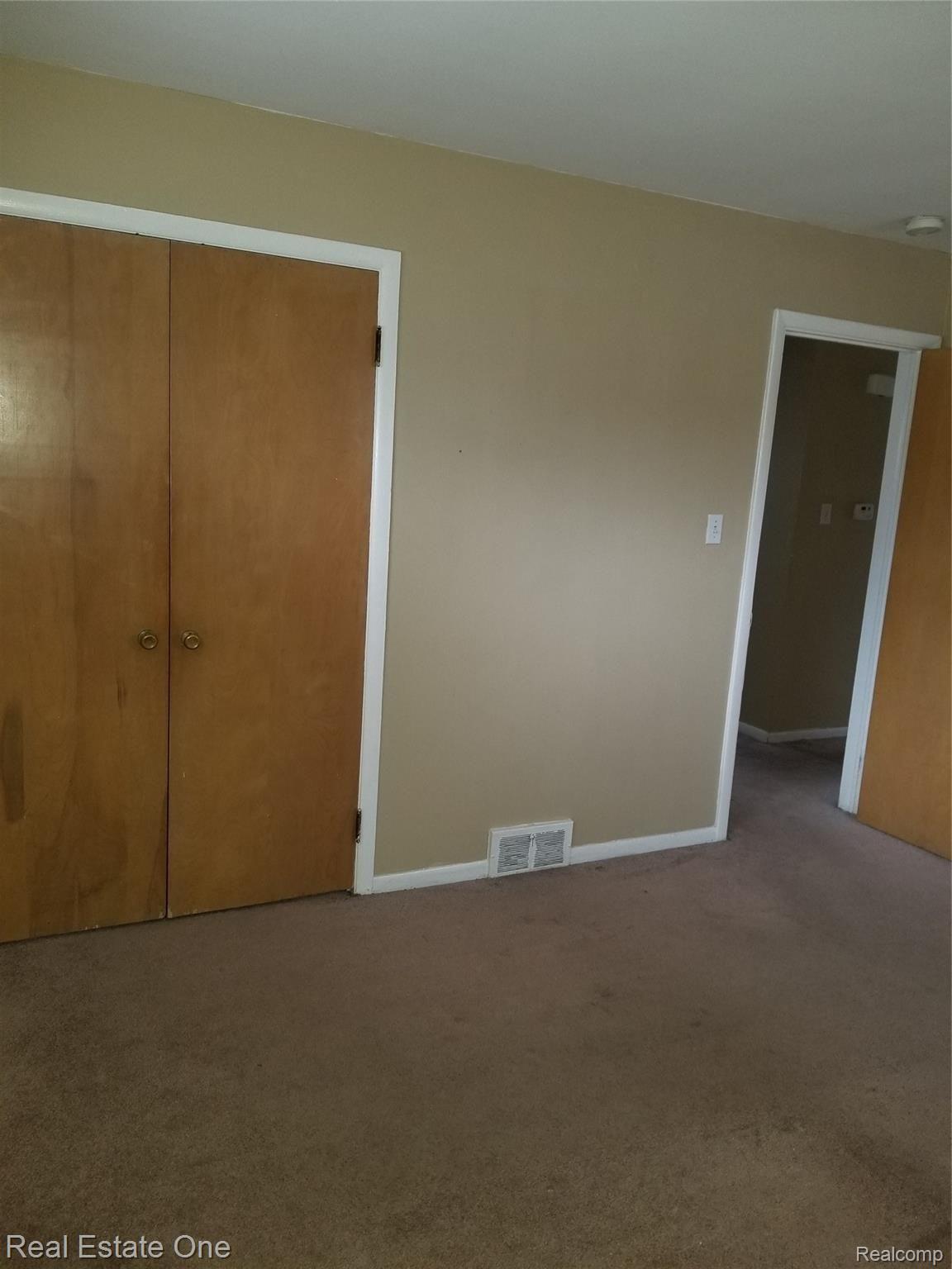 24601 Scotia Road Oak Park, MI 48237 - Photo 18 of 30 bdroom2.jpg