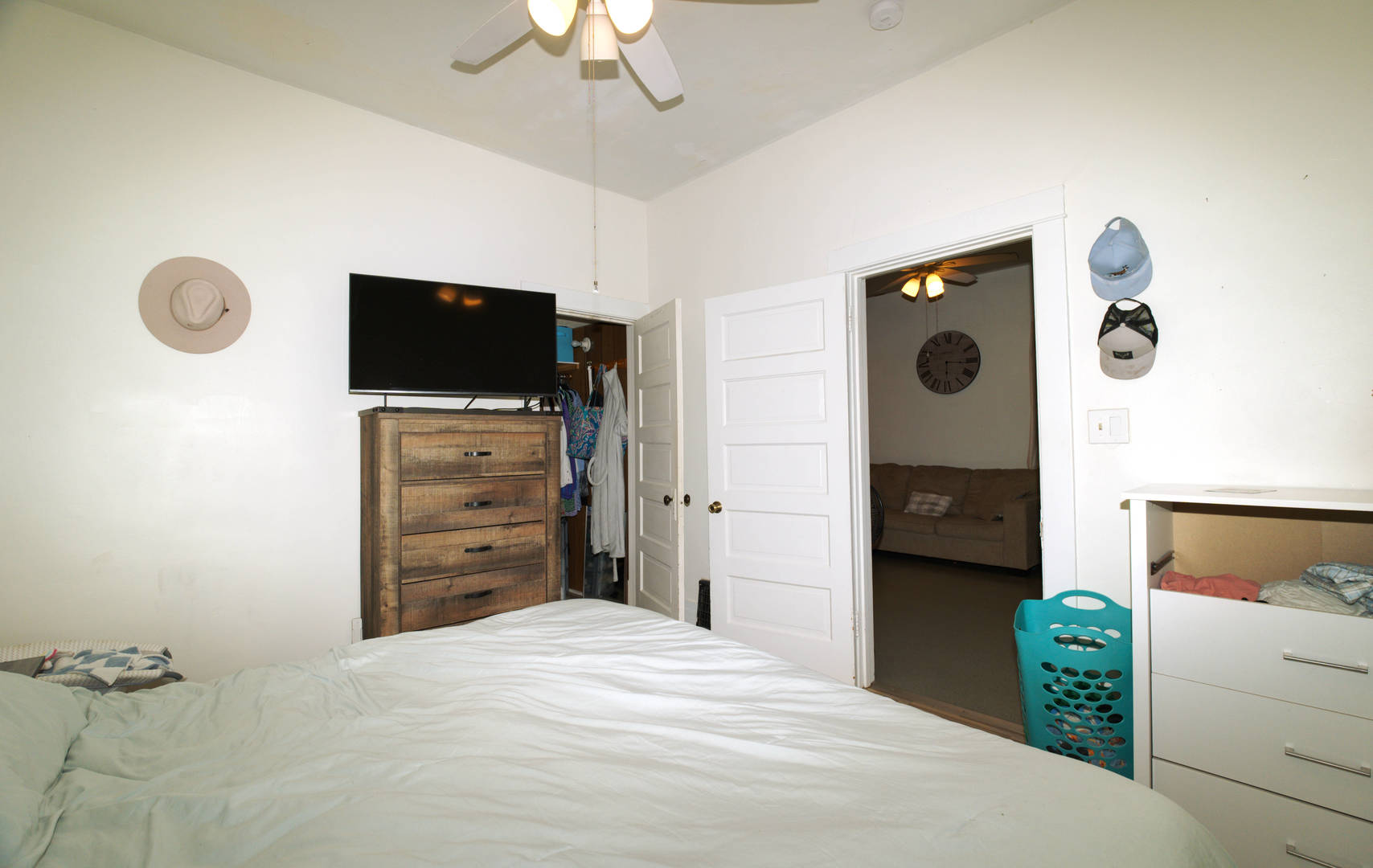 2108 Camanche Avenue Clinton, IA 52732 - Photo 12 of 22 a bedroom with a bed and a television