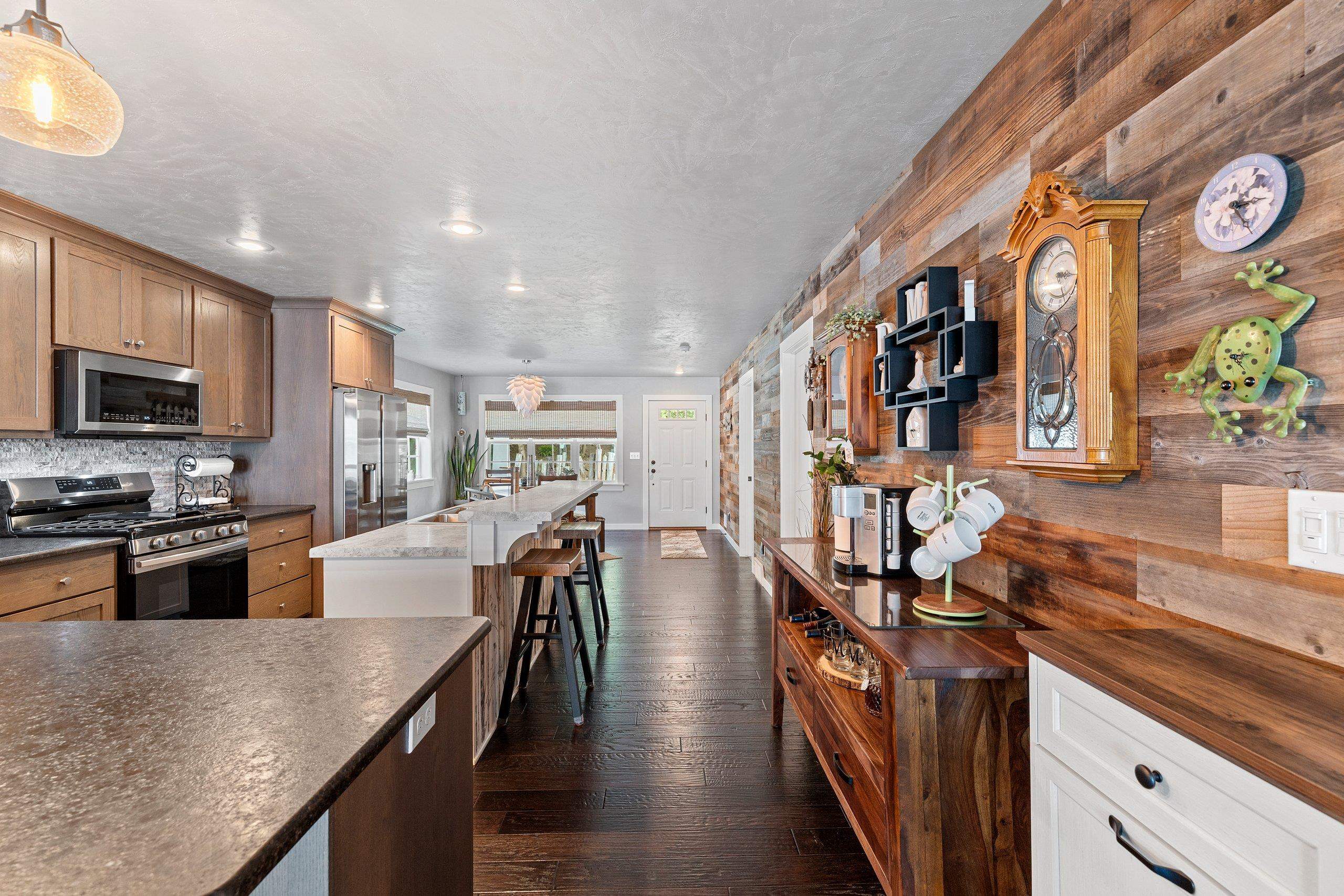 5011 Edgewater Beach Road Green Bay, WI 54311 - Photo 12 of 76