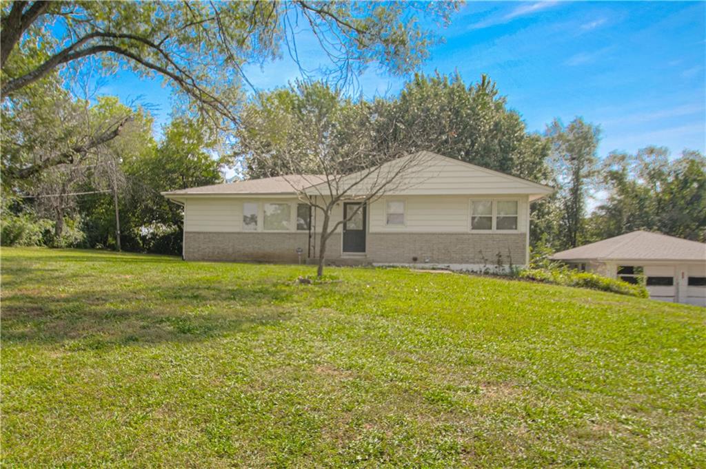 707 North McCleary Road Excelsior Springs, MO 64024 - Photo 1 of 1