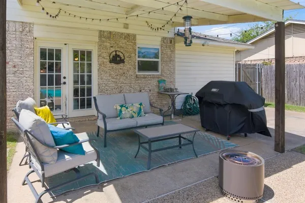 $300,000 | 722 Cindy Drive, Cedar Hill, TX 75104