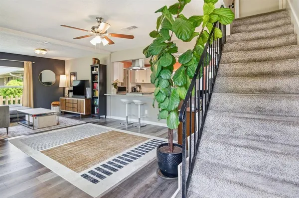 $300,000 | 722 Cindy Drive, Cedar Hill, TX 75104