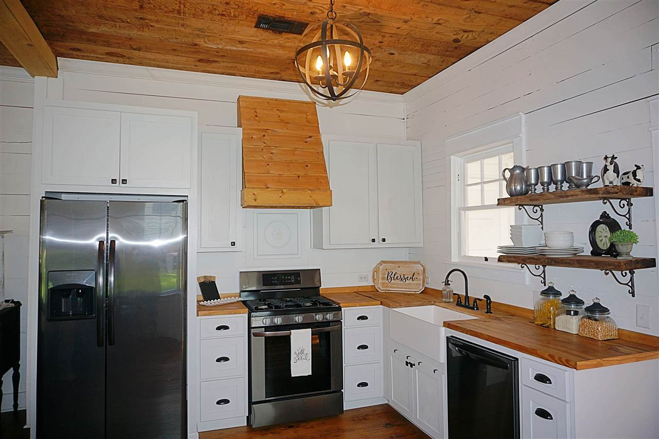 401 North Pearl Street Carthage, MS 39051 - Photo 10 of 33 Cute Cute Kitchen