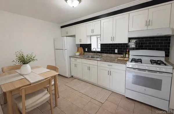 $2,800 | 35 Washington Avenue North, Unit 1, White Plains, NY 10603