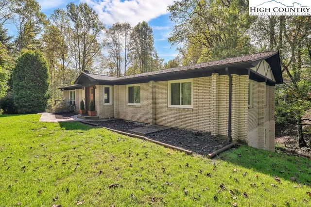 $689,000 | 668 Dogwood Road, Boone, NC 28607