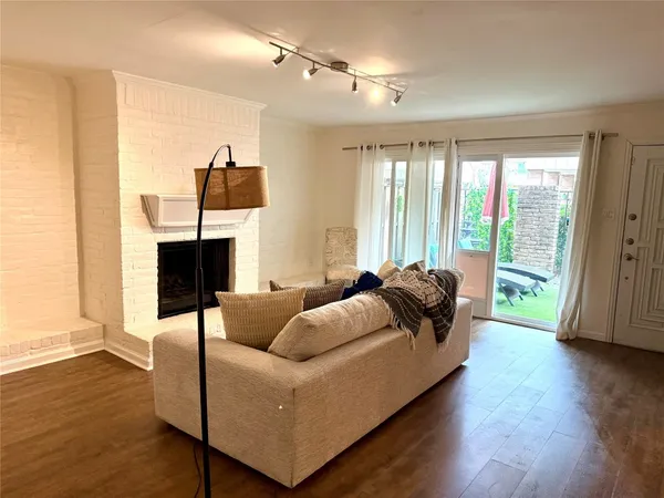 $1,850 | 6338 Crab Orchard Road, Houston, TX 77057