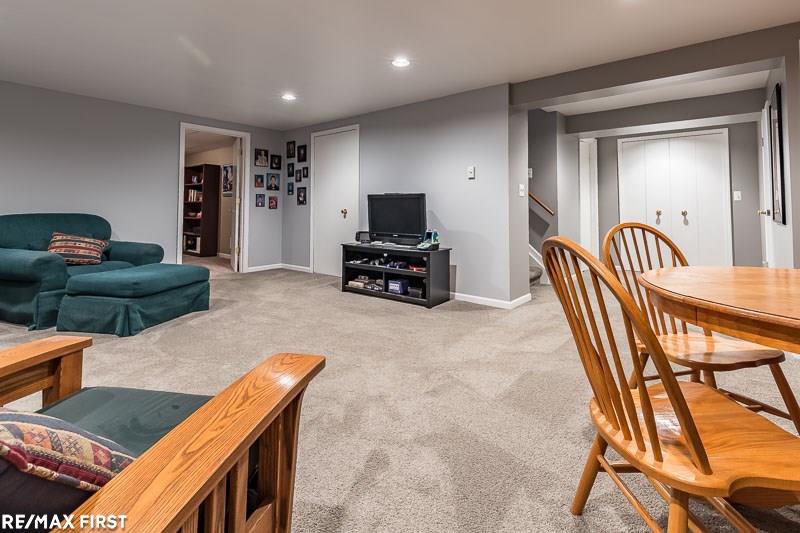 2096 Winchester Road Rochester Hills, MI 48307 - Photo 36 of 49