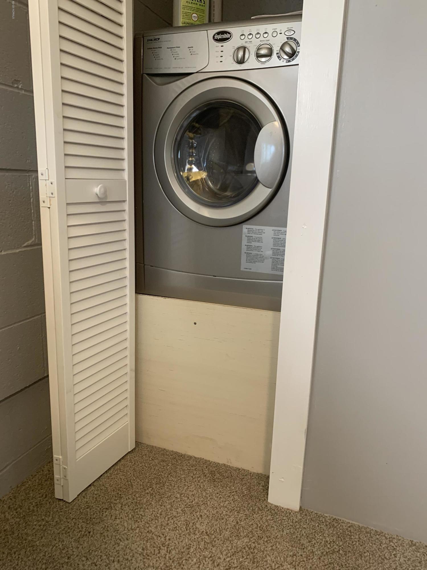 417 Riverside Drive New Bern, NC 28560 - Photo 24 of 93 In Law Suite Washer/Dryer Combo