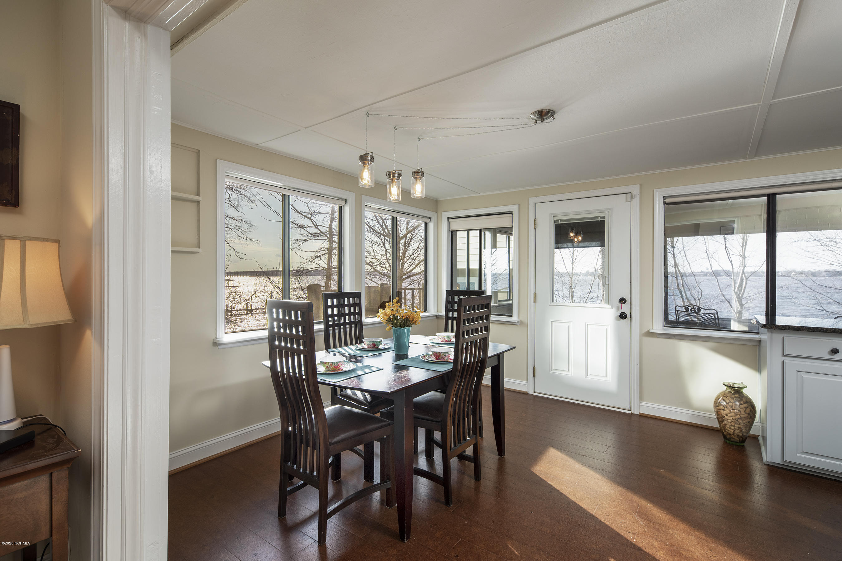 417 Riverside Drive New Bern, NC 28560 - Photo 40 of 93 Beautiful Eat-In Kitchen