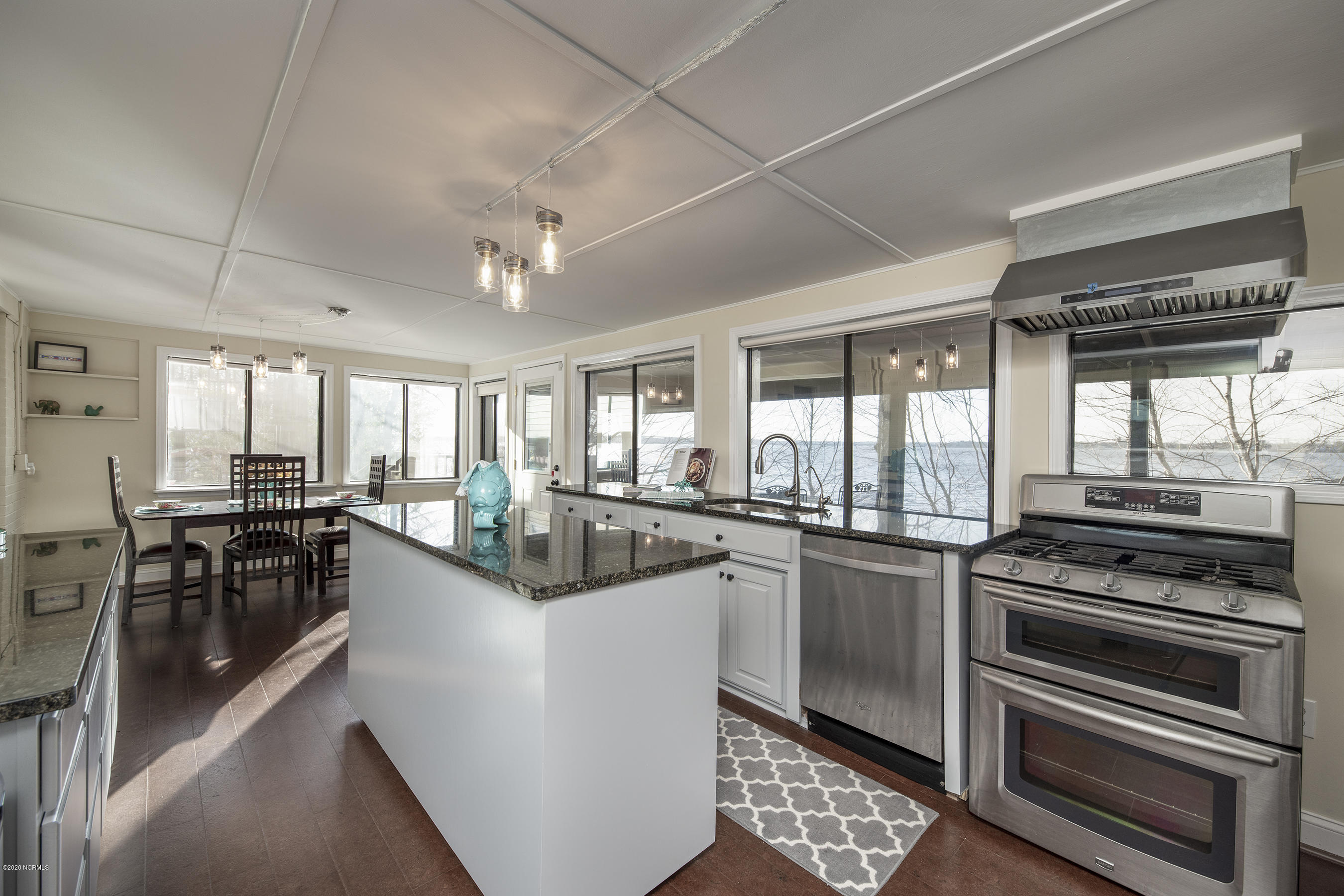417 Riverside Drive New Bern, NC 28560 - Photo 4 of 93 Chef's Kitchen with Water Views