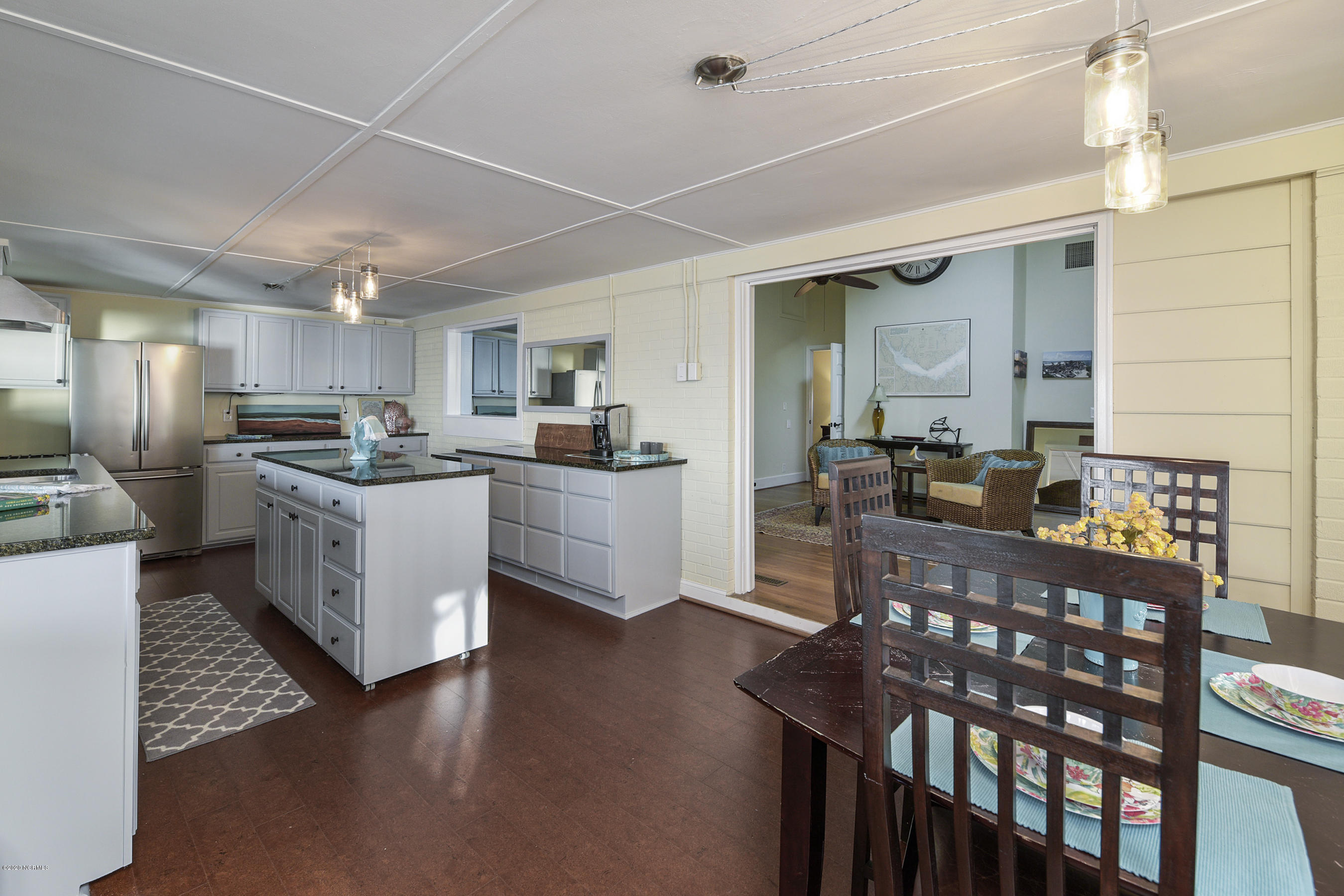 417 Riverside Drive New Bern, NC 28560 - Photo 42 of 93 Chef's Kitchen with Cork Flooring