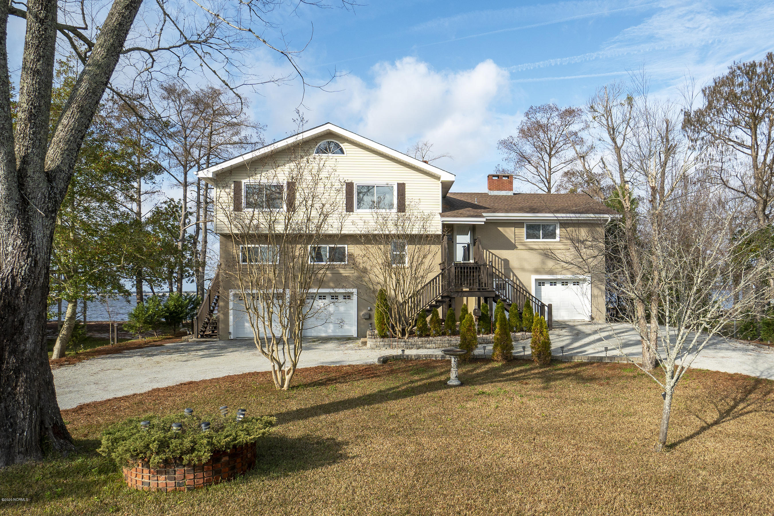 417 Riverside Drive New Bern, NC 28560 - Photo 54 of 93 Nicely Landscaped Front and Back