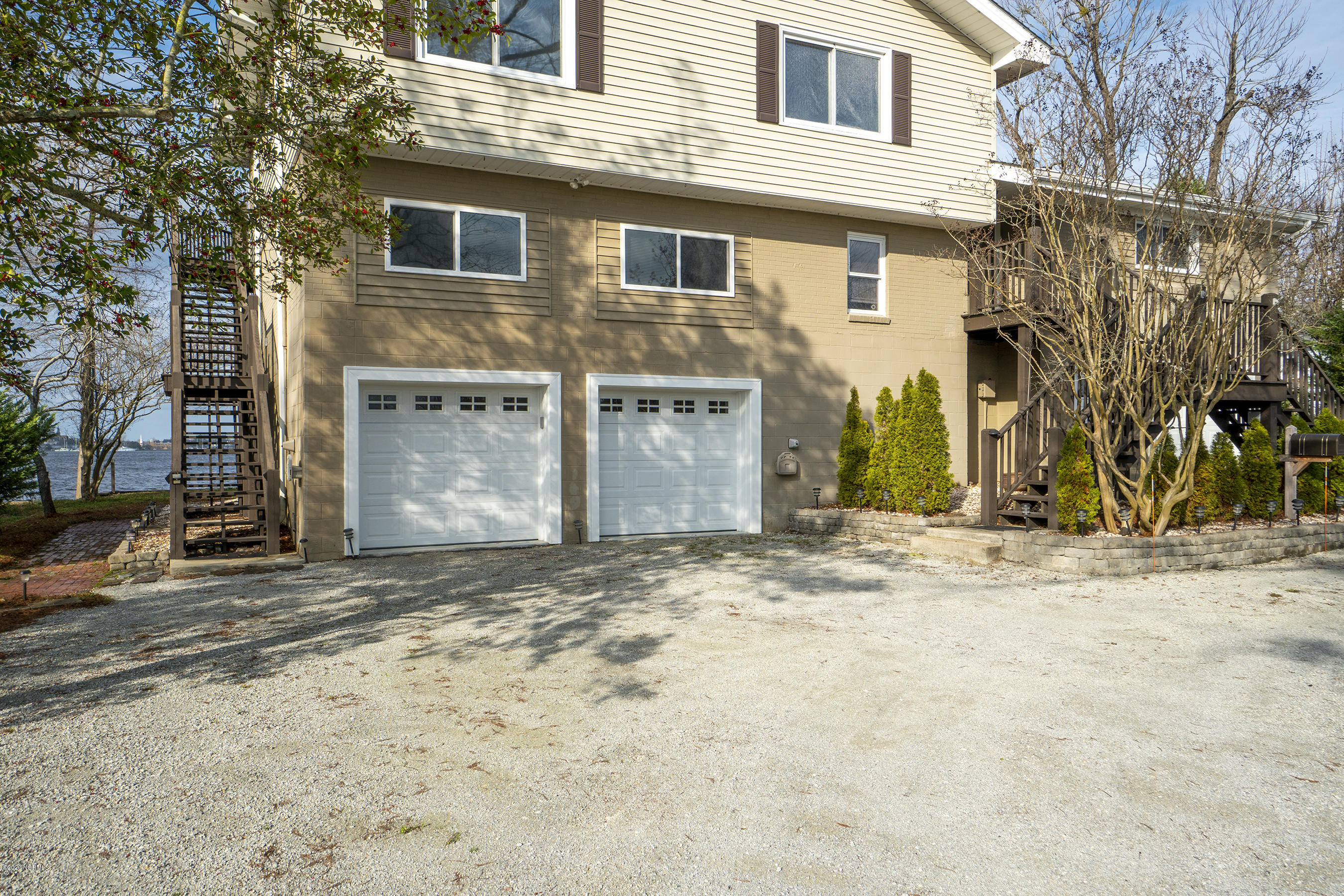 417 Riverside Drive New Bern, NC 28560 - Photo 55 of 93 Double Garage