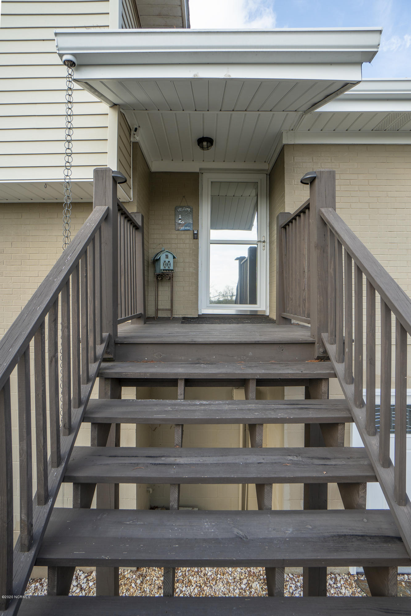 417 Riverside Drive New Bern, NC 28560 - Photo 57 of 93 Walkway to Front Door!