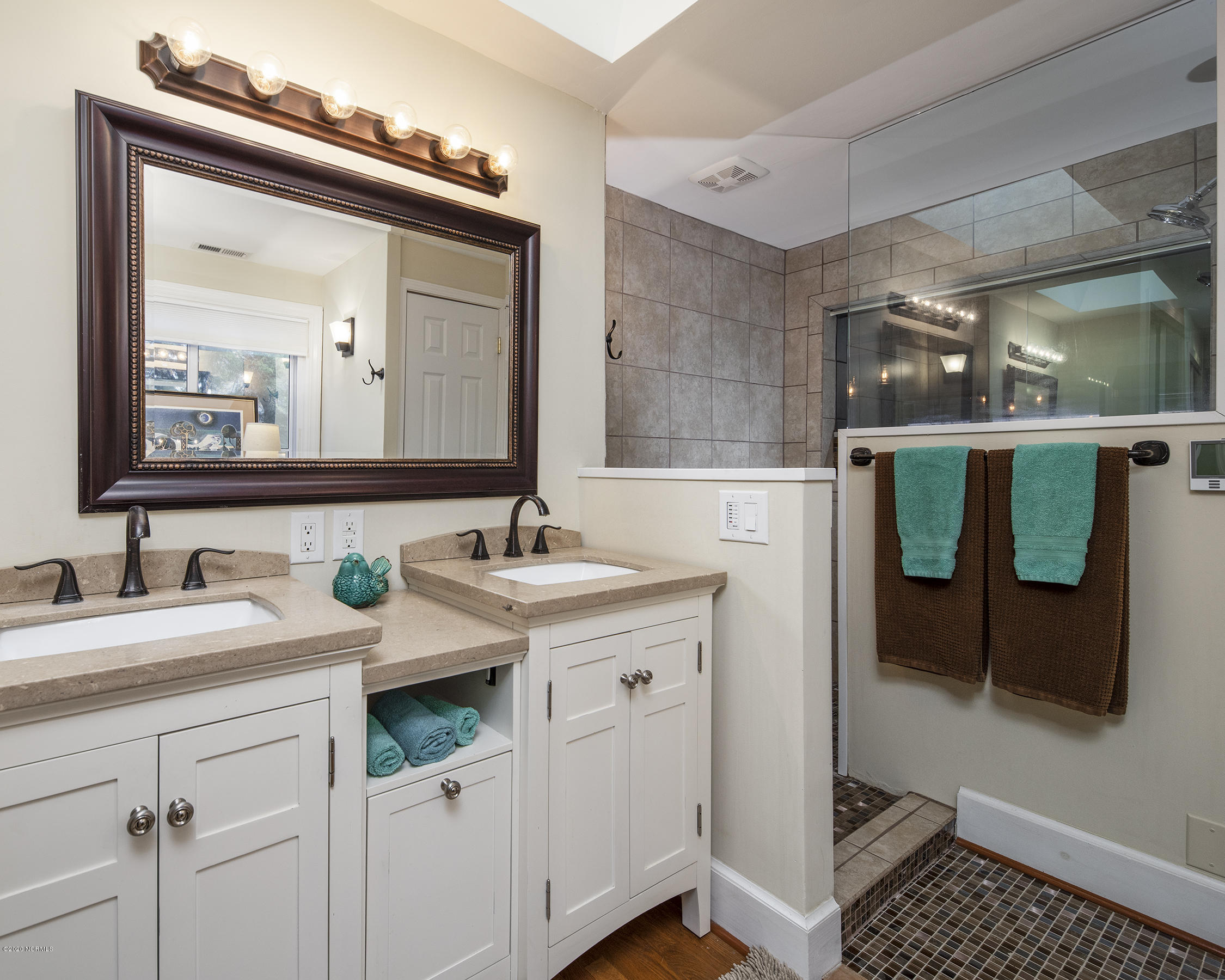417 Riverside Drive New Bern, NC 28560 - Photo 7 of 93 Don't miss the water views through the shower
