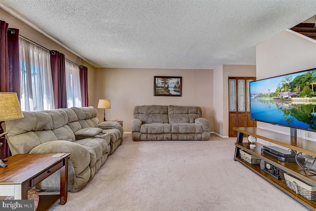 3241 Byberry Road Philadelphia, PA 19154 - Photo 3 of 34